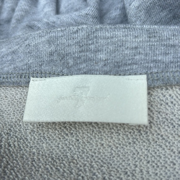 7FAM Peplum Top
Host Pick🎉🎉🎉 - Picture 11 of 13